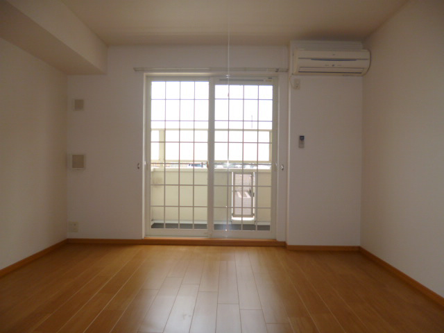 居室・リビング　リビング　広々ゆったりとした空間です！！