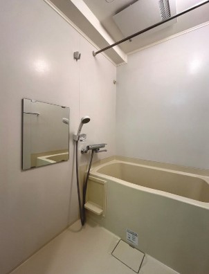 バス・シャワールーム　※反転