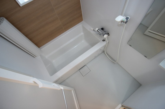 バス・シャワールーム　※別部屋の写真です