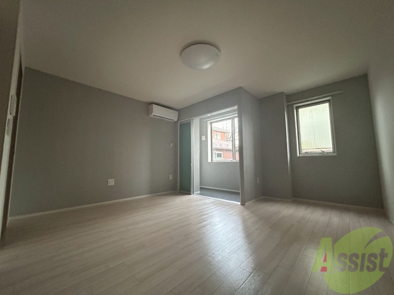 居室・リビング　大きな窓が付いていて日差しもたっぷり入ります。