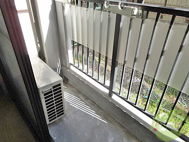 バルコニー　単身の方ならちょうどいい広さのバルコニーですね！！