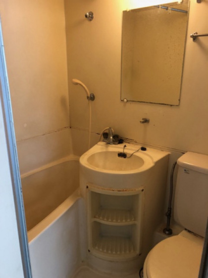 洗面設備　※別号室の写真です。