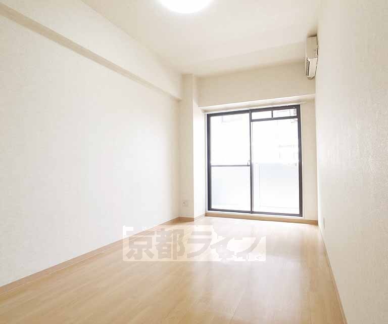 居室・リビング　９帖の洋室です。