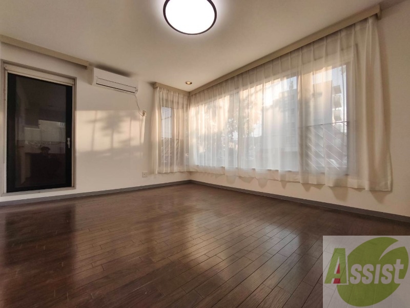 居室・リビング　広々としたリビングですね。使い勝手がよさそうですね！