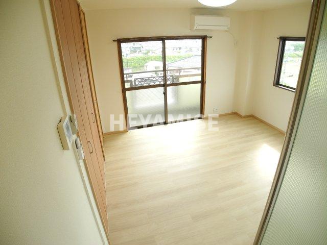 居室・リビング　※室内画像は別号室のもの