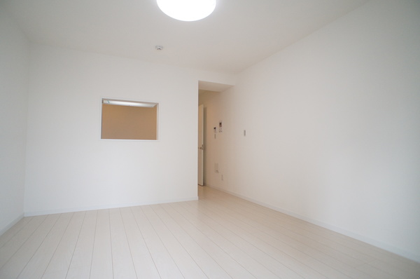 居室・リビング　開放感のあるゆったりとしたお部屋です♪