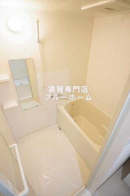 バス・シャワールーム　大きな鏡のあるお風呂！