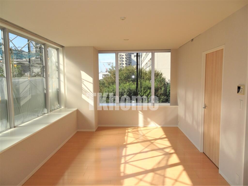 居室・リビング　南向きの明るいリビングダイニング