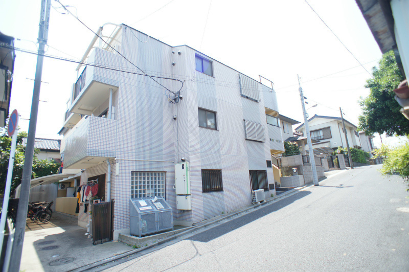 稲毛ファミールの建物外観