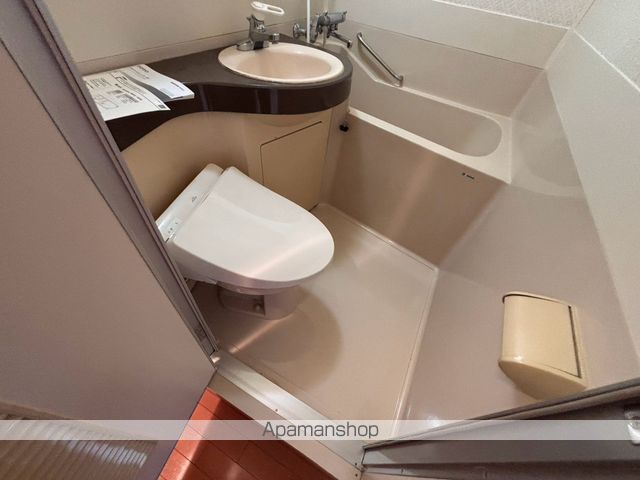 コープ野村万代のトイレ写真