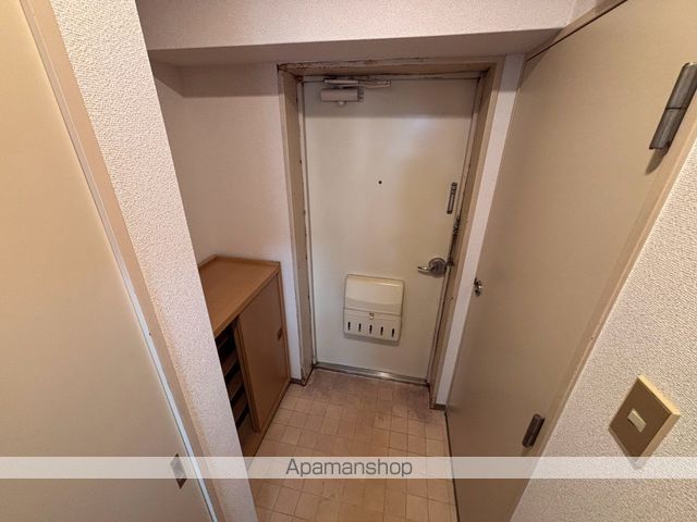 コープ野村万代の玄関写真