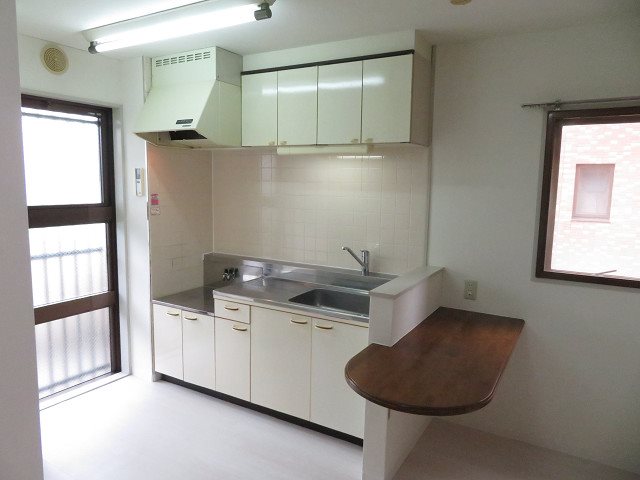 キッチン　※別階・別部屋写真参考・リフォーム中※