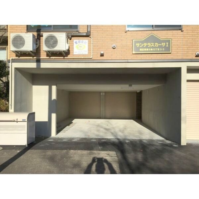 駐車場　駐車スペースでございます！