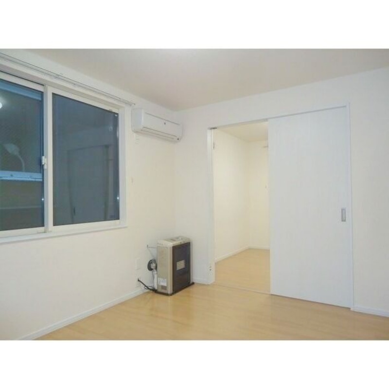 居室・リビング　広々リビングスペースございます！