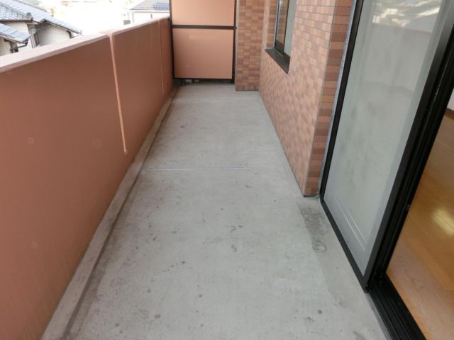 バルコニー　ベランダの眺めです。ゆとりがありますよ。