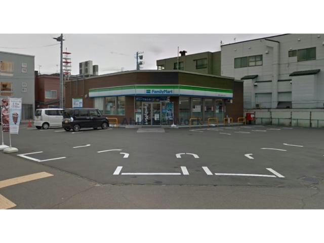 コンビニ　ファミリーマート札幌北29条西12丁目店（コンビニ）まで282m