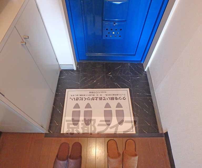 玄関　ゆったりとした玄関です。