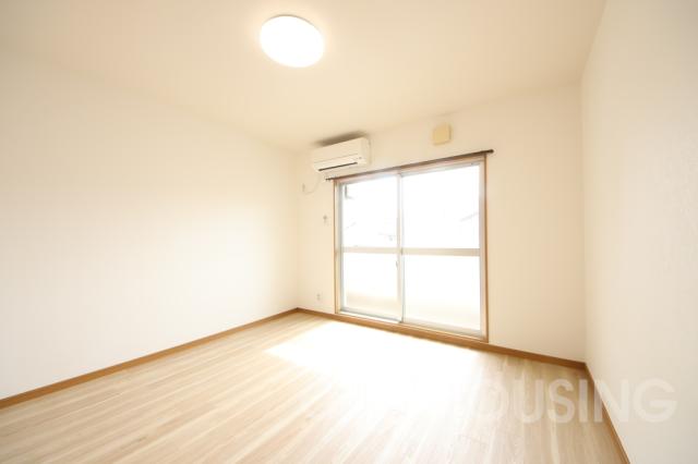 居室・リビング　※同タイプ部屋の写真です。