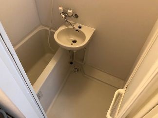 バス・シャワールーム　現状優先です。