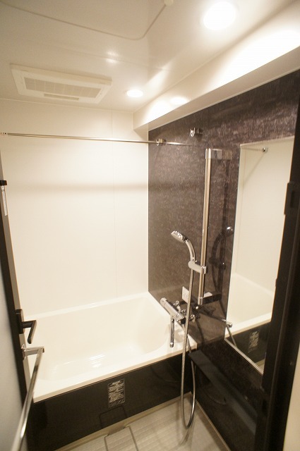 バス・シャワールーム　★☆バストイレがセパレートになっており清潔感がある水回り