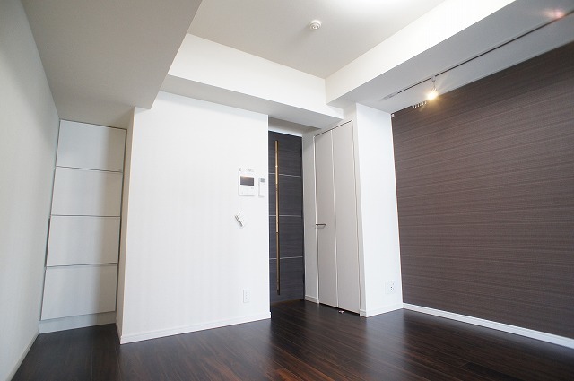 居室・リビング　明るい雰囲気のリビングルームです