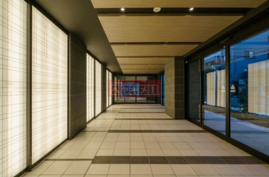 エントランス　エントランス