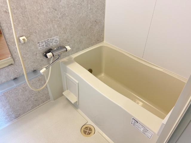 バス・シャワールーム　追い焚き機能付き（イメージ）