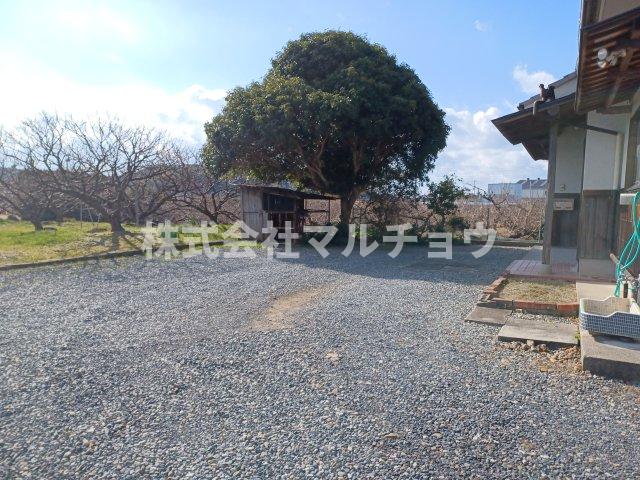 庭　お庭が付いています。車４．５台置けます。