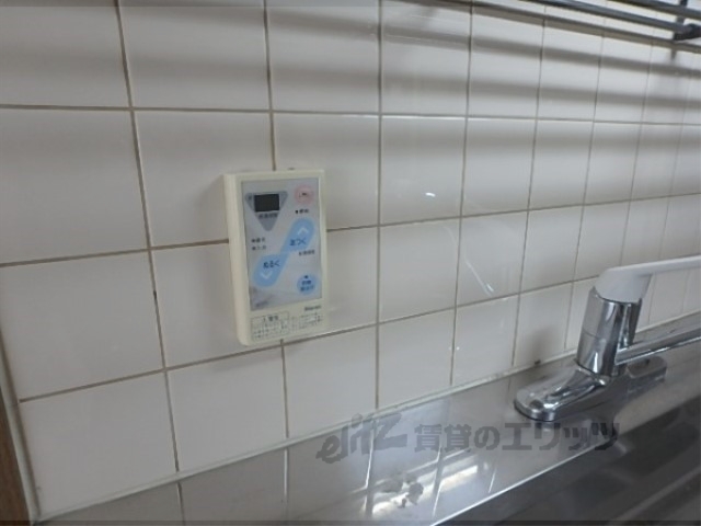 その他設備　給湯器リモコン