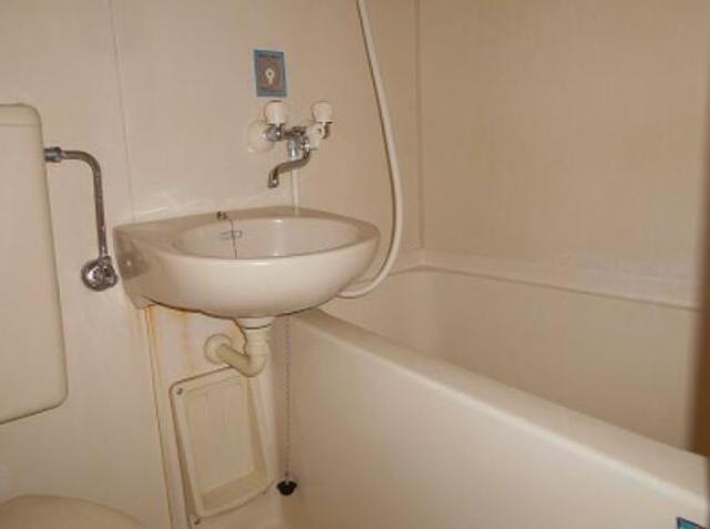 洗面設備　別部屋参考写真です