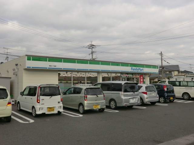 コンビニ　ファミリーマート和田２丁目店（コンビニ）まで707m