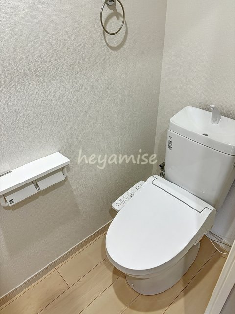 トイレ　写真は別号室