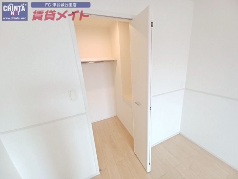 収納　同型反転タイプのお写真です