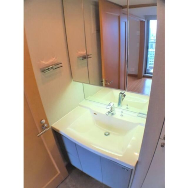 洗面設備　※同仕様写真含む