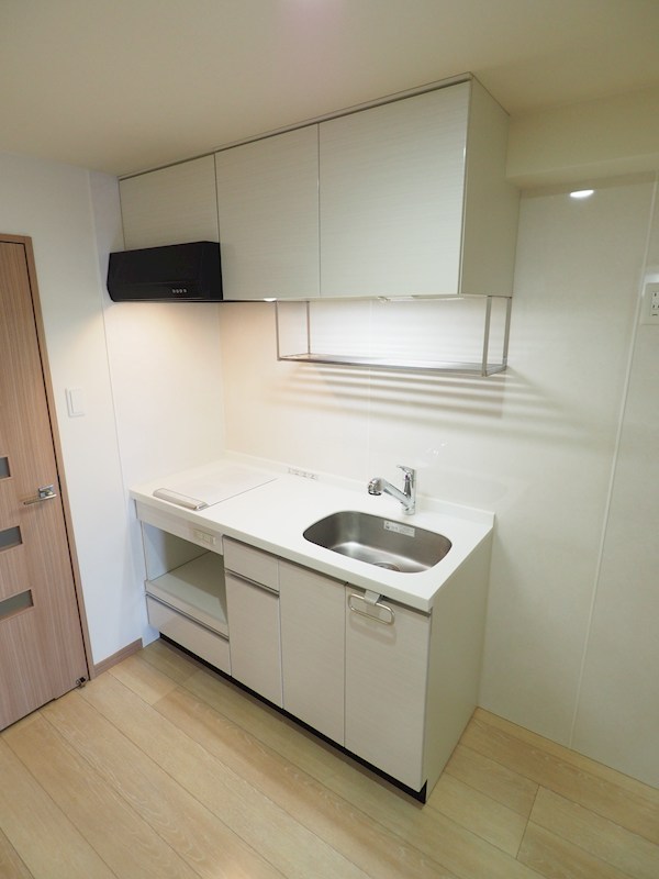 キッチン　奇数階・偶数階でキッチン色が違います。