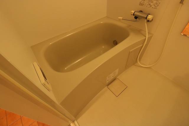 バス・シャワールーム　綺麗な浴室スペース♪