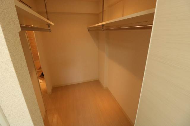 収納　広々ウォークインクローゼット♪