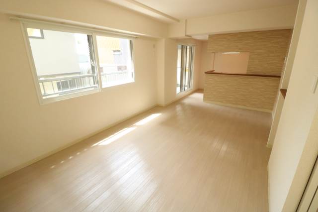 居室・リビング　日当たり良好リビングスペース♪