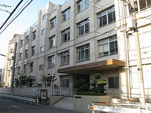 中学校　大阪市立 大淀中学校（中学校）まで549m