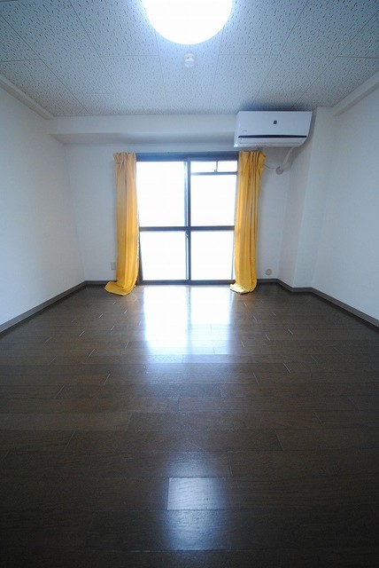 居室・リビング　写真は２１０号室