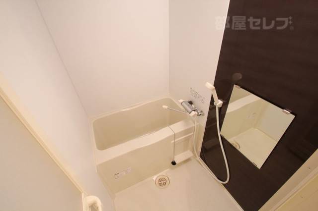 バス・シャワールーム　写真はモデルルームまたは同タイプ物件になります。