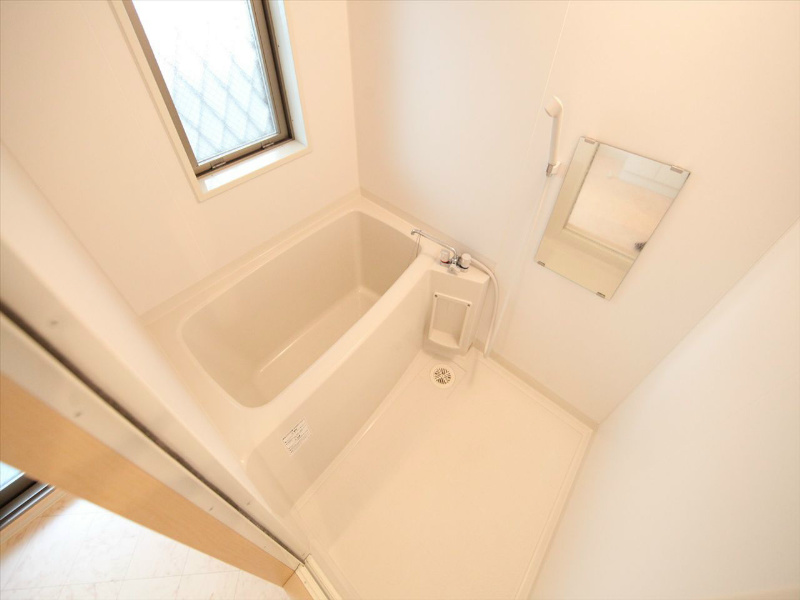 バス・シャワールーム　バスルーム（お風呂トイレ別）窓付（換気良好）