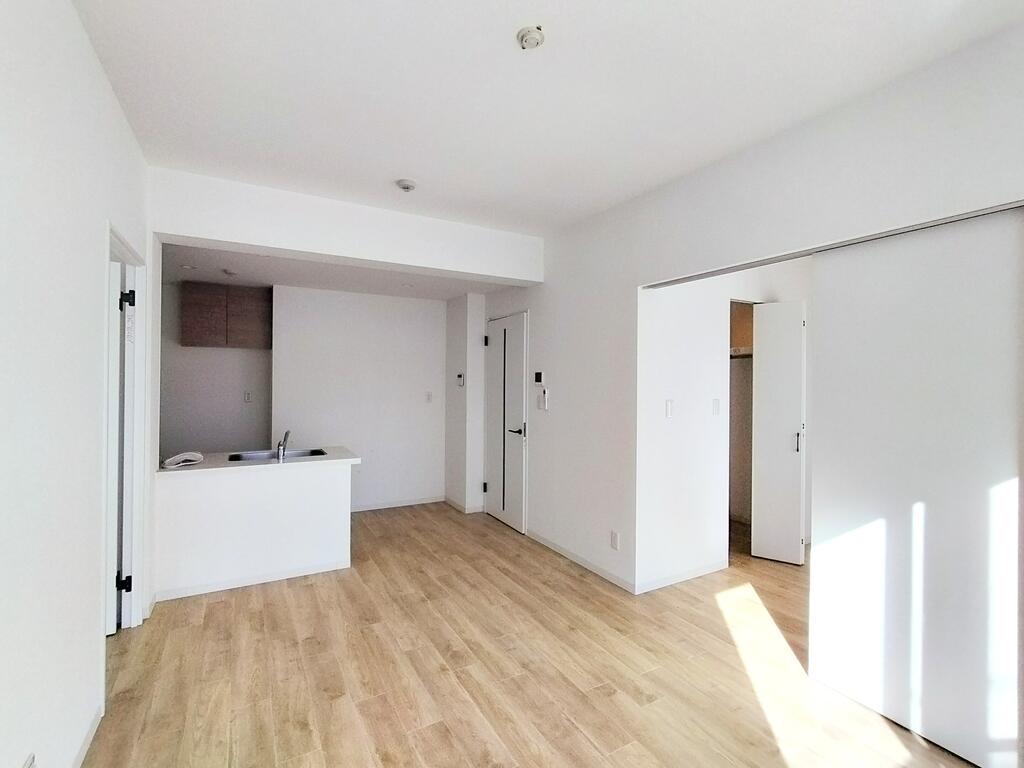 居室・リビング　明るい居間で気持ちまで明るくなりますね！