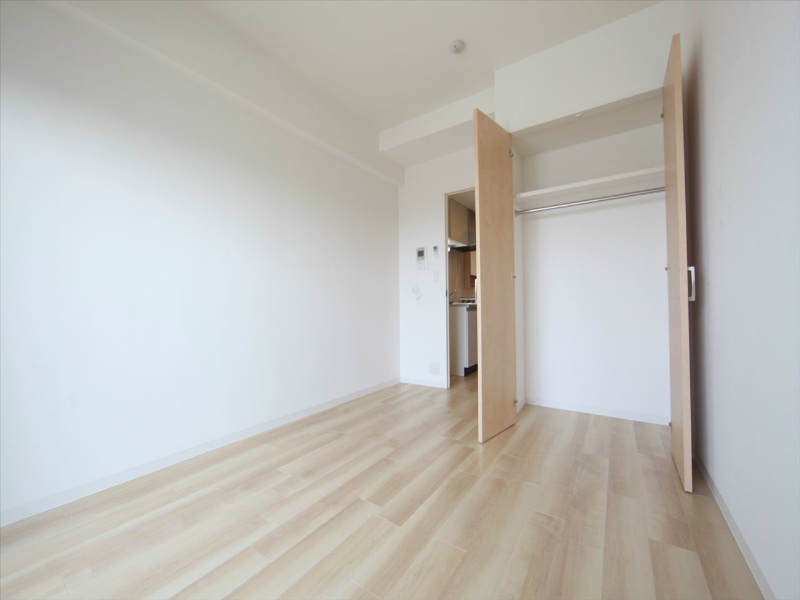 その他　洋室6.6帖　クローゼット付（収納充実してます）