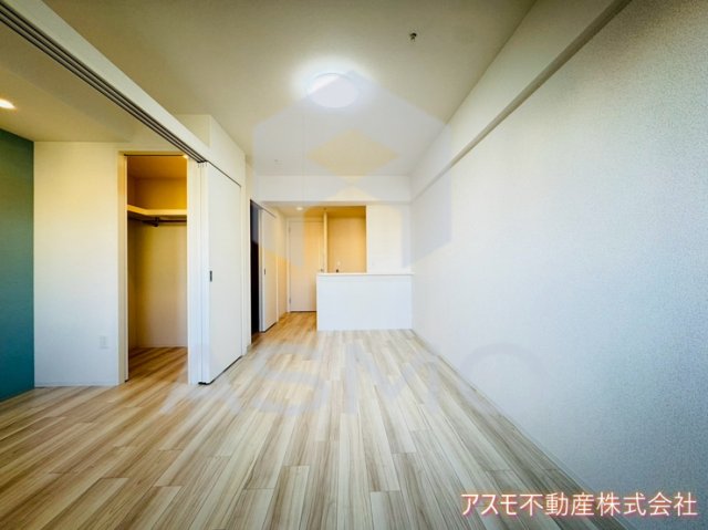 居室・リビング　同マンション別部屋参考写真