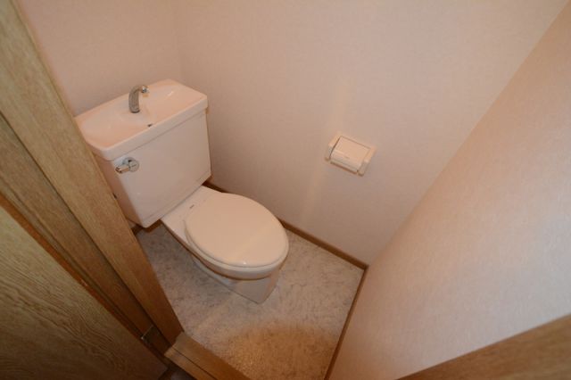 トイレ　コンパクトで使いやすいトイレです♪