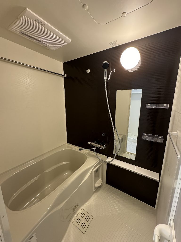 バス・シャワールーム　ゆったり過ごせるお風呂です