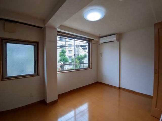 居室・リビング　室内