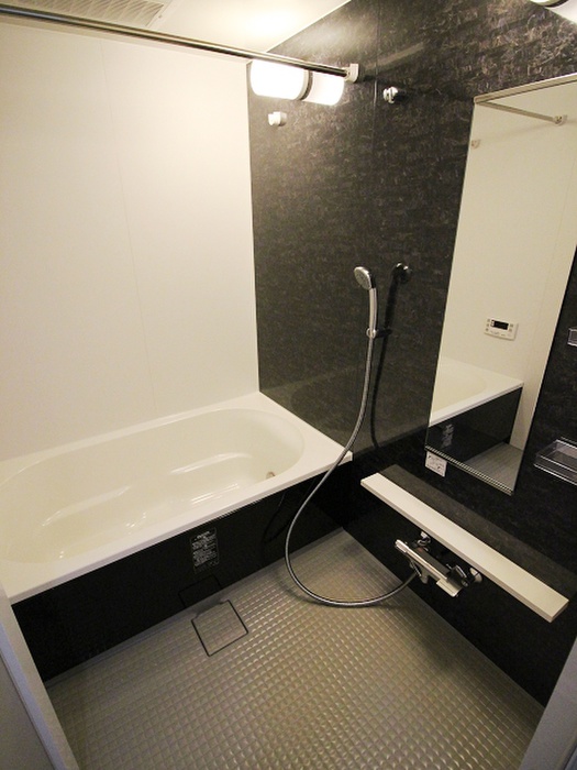 バス・シャワールーム　※写真は同型タイプ、現況優先。