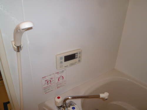 バス・シャワールーム　シャワー